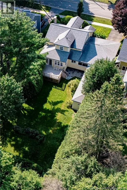 320 University Avenue