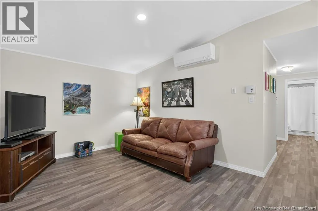 2 Larchwood Street