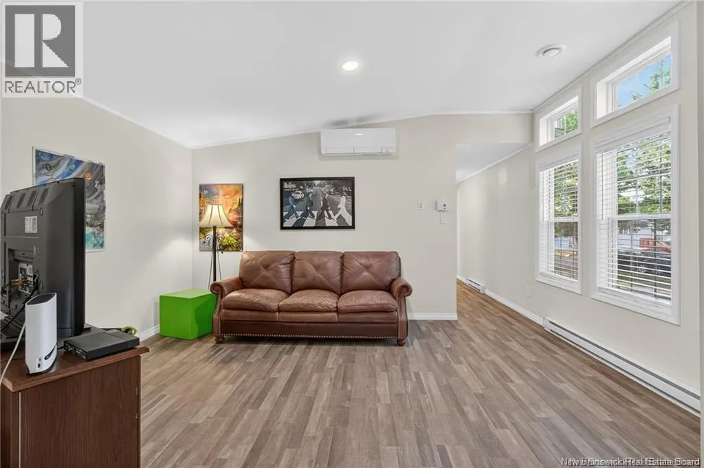 2 Larchwood Street