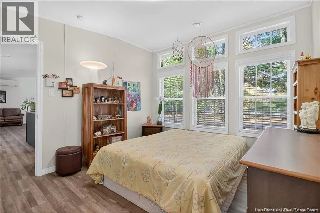 2 Larchwood Street