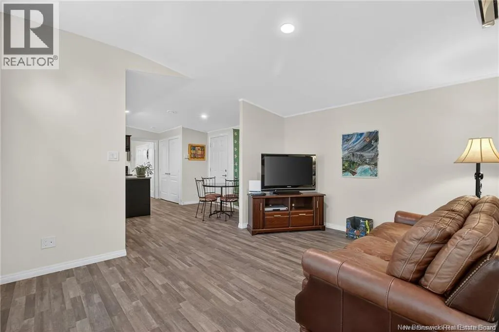 2 Larchwood Street