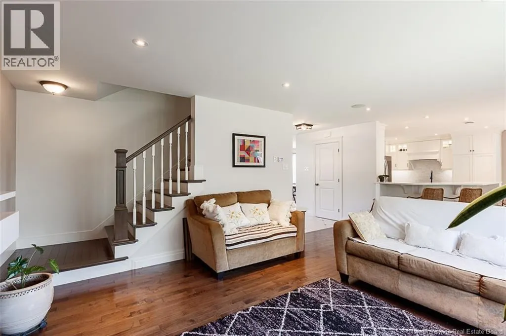 10 Turnberry Court