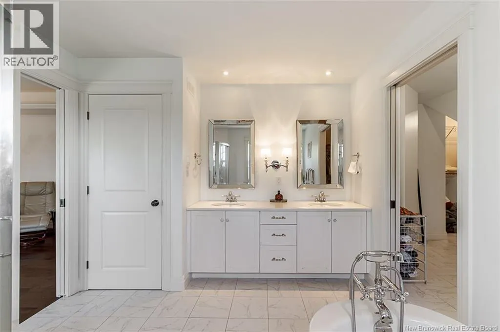 10 Turnberry Court