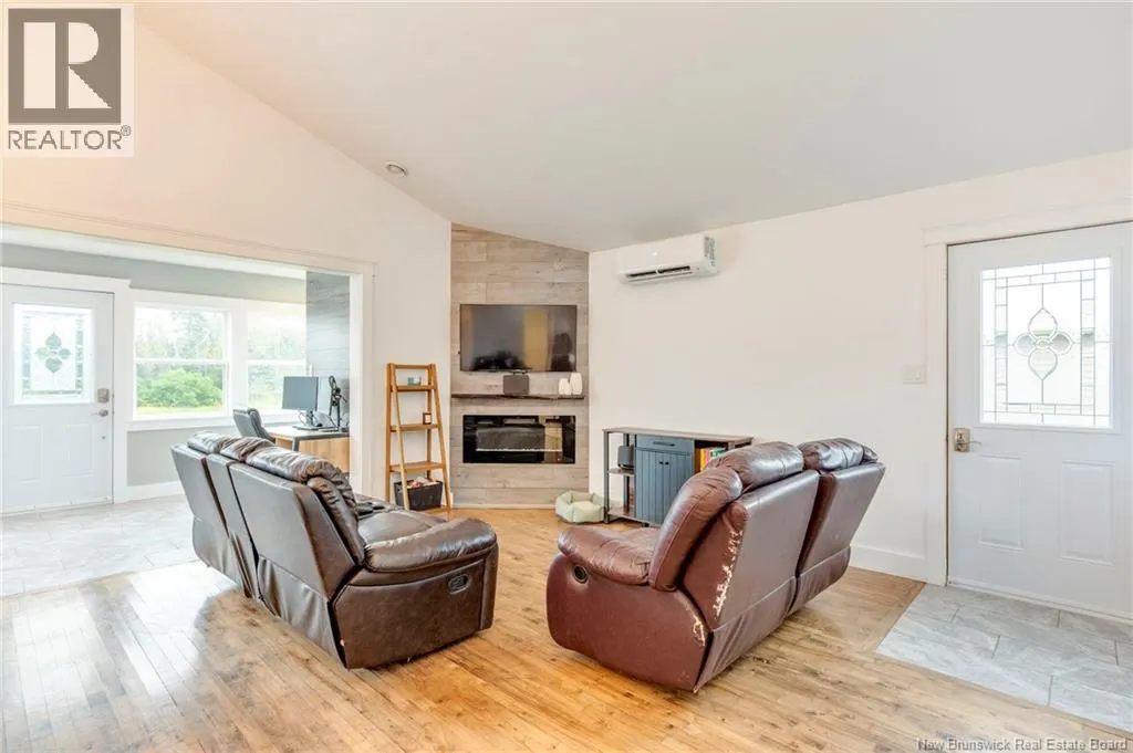 32 Chanis Lane