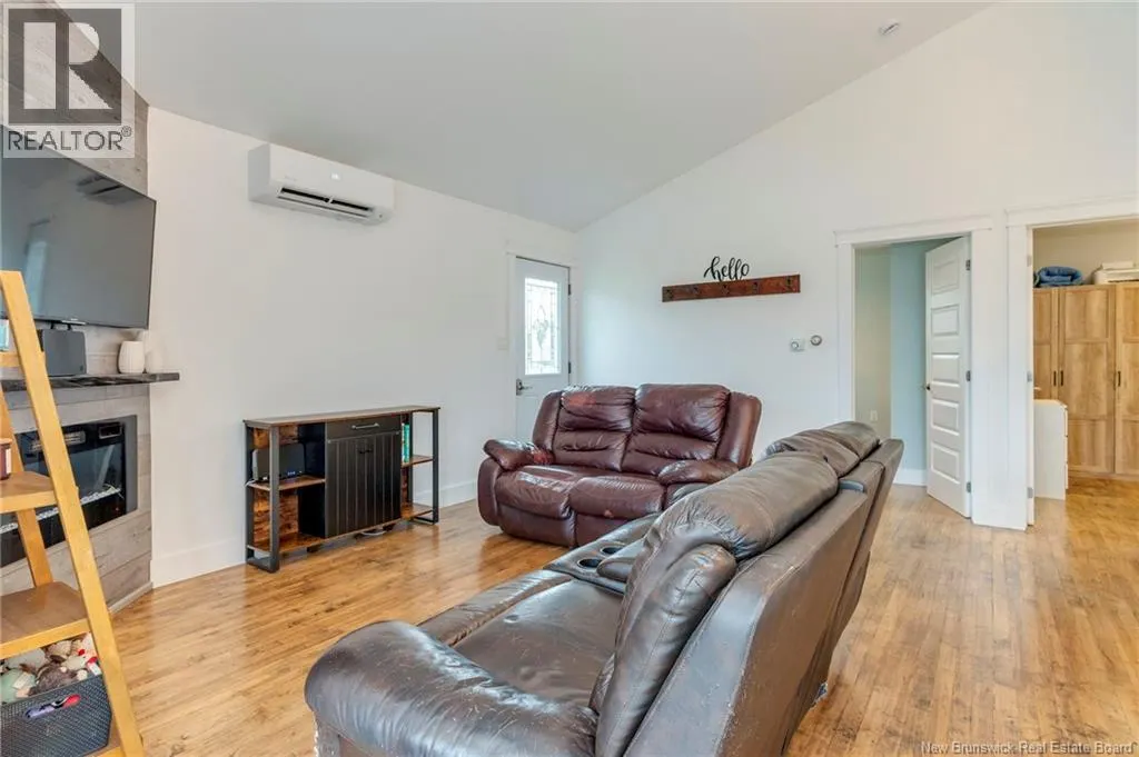 32 Chanis Lane