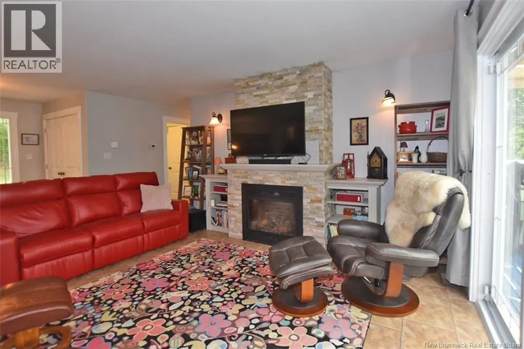 48 Lee Drive