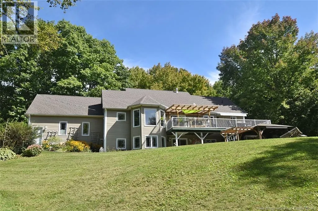 48 Lee Drive