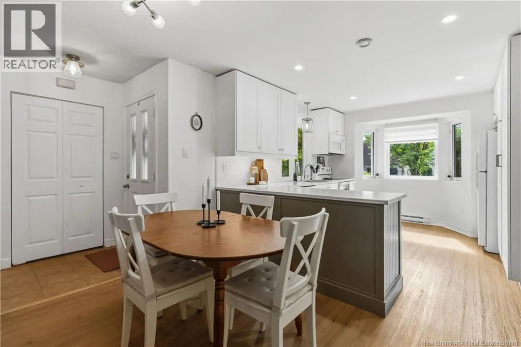 161 Morewood Crescent