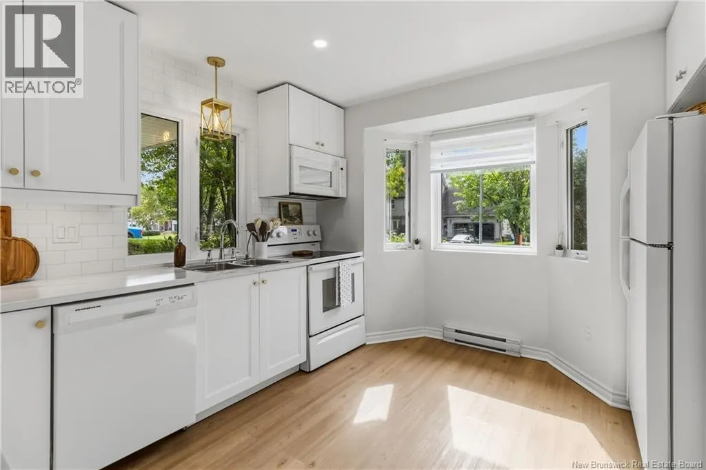 161 Morewood Crescent