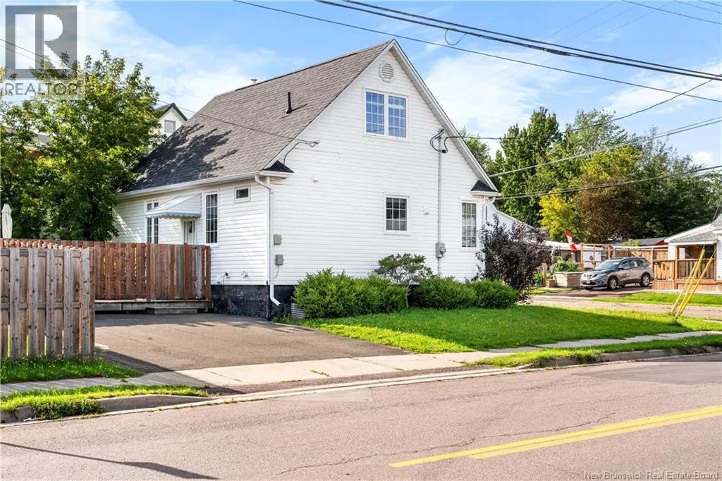 44 Sherrard Avenue