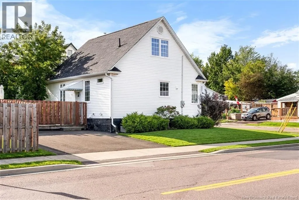 44 Sherrard Avenue