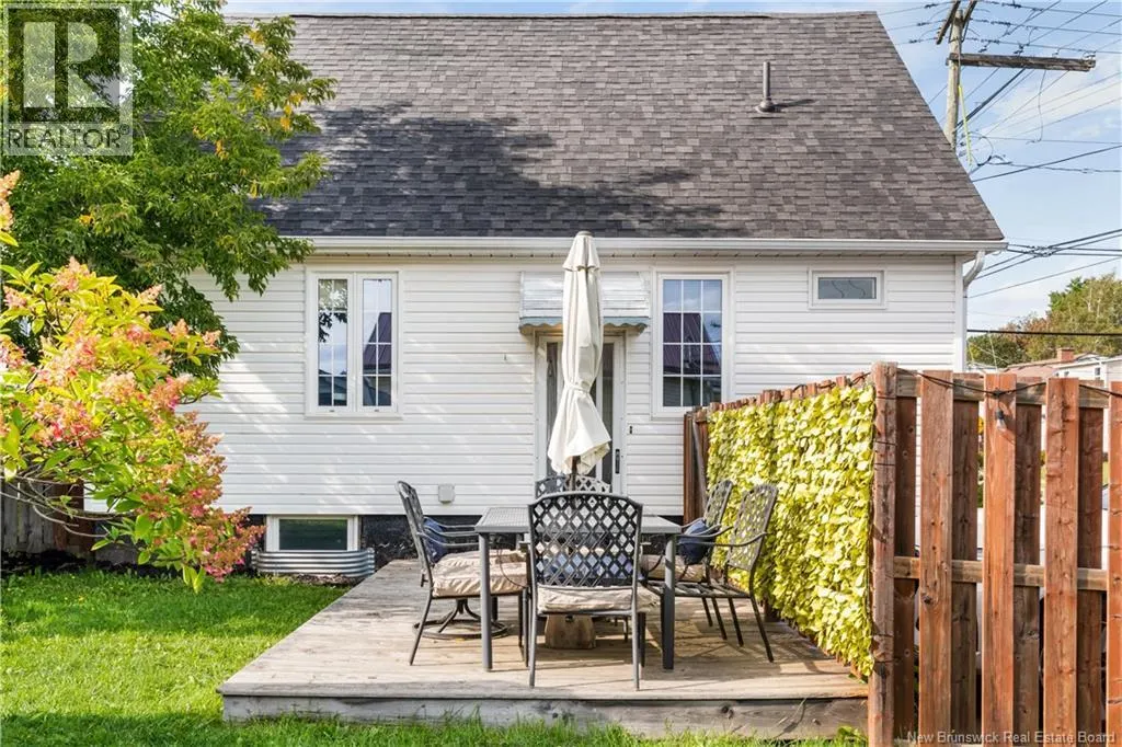 44 Sherrard Avenue