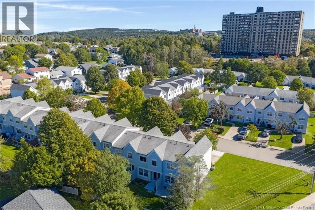 90 Brentwood Crescent