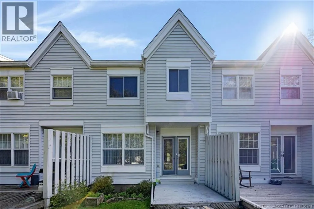 90 Brentwood Crescent