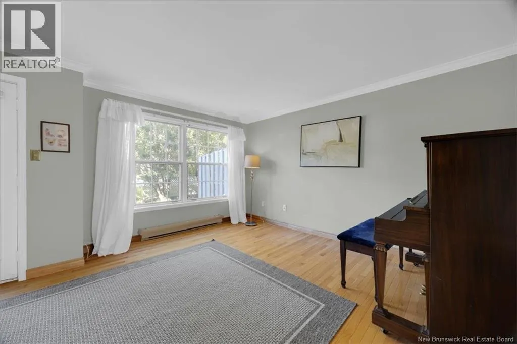 90 Brentwood Crescent