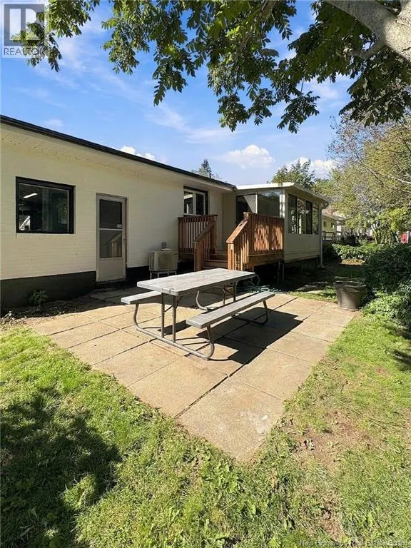 85 Mount Royal Boulevard