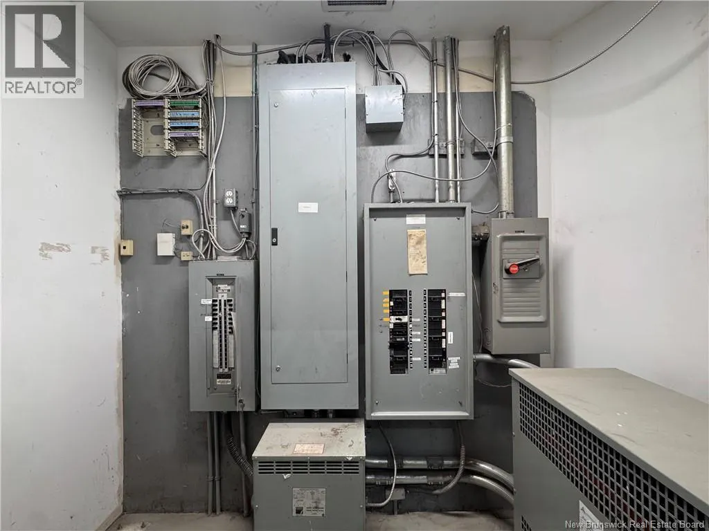 222 Edinburgh Drive Unit# 200