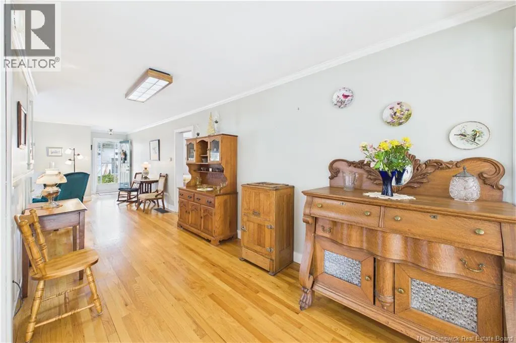 13 Squire Street