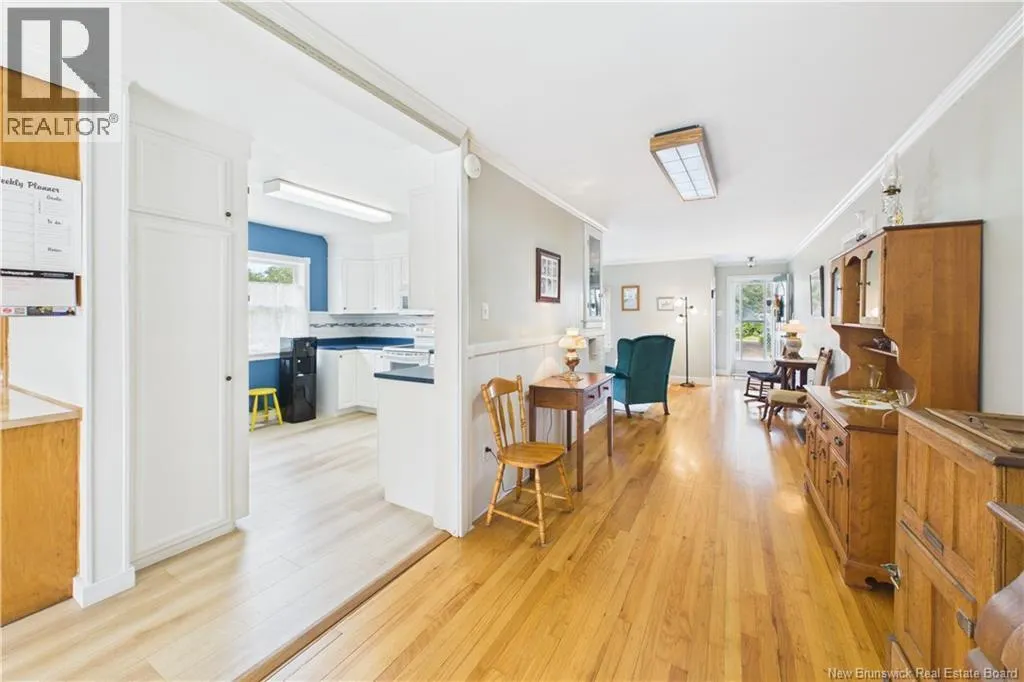 13 Squire Street