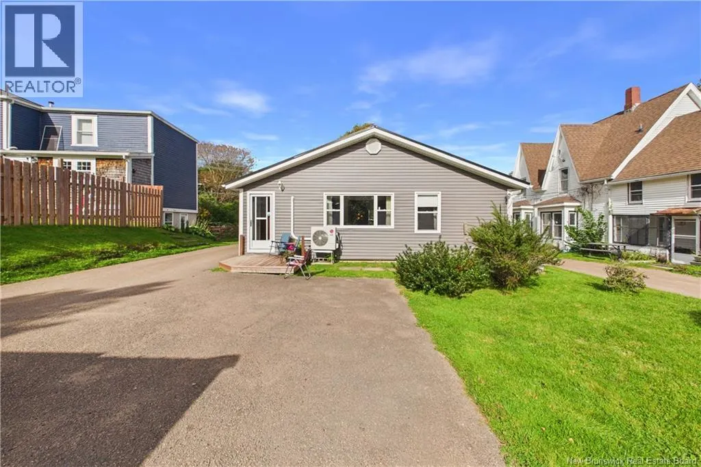 13 Squire Street