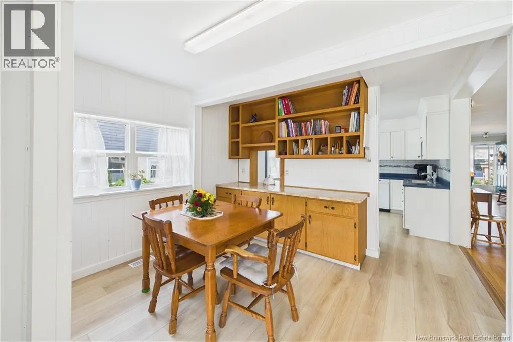 13 Squire Street