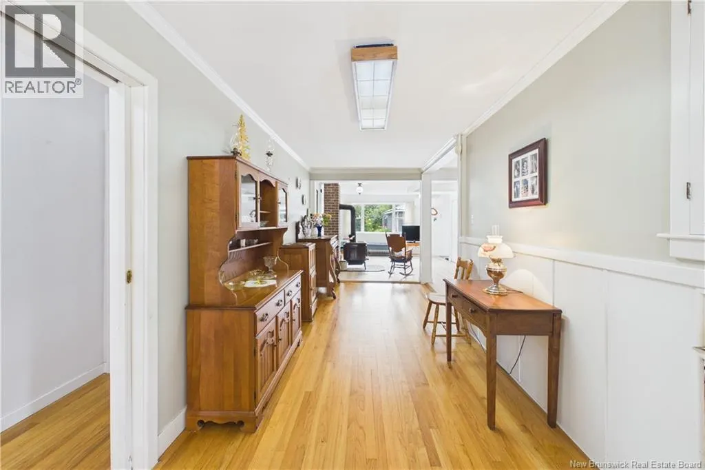 13 Squire Street