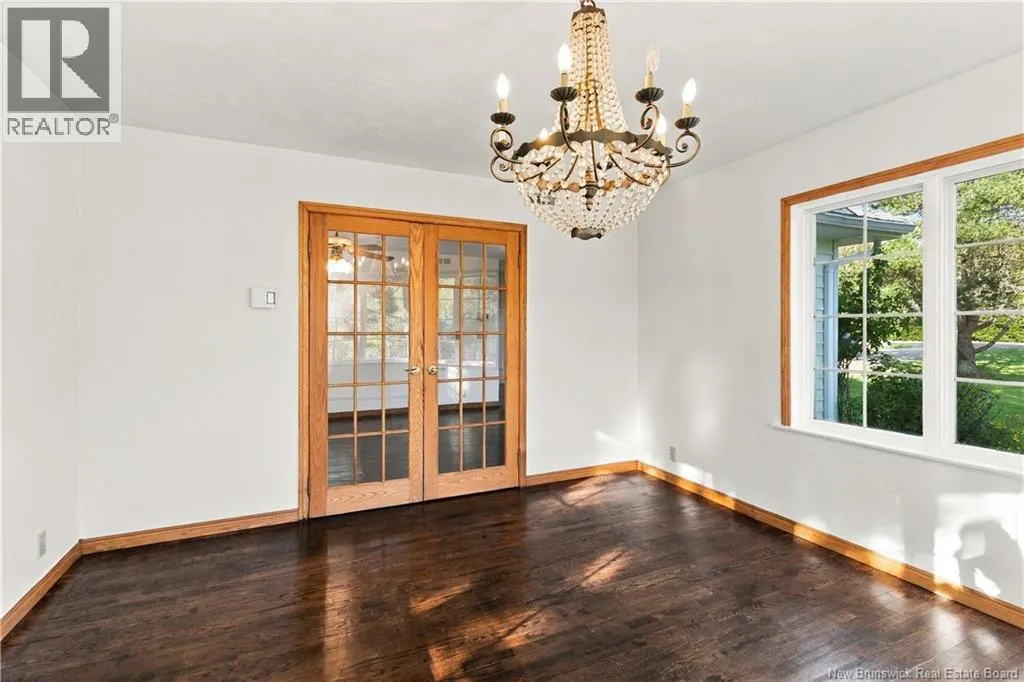 44 West Avenue