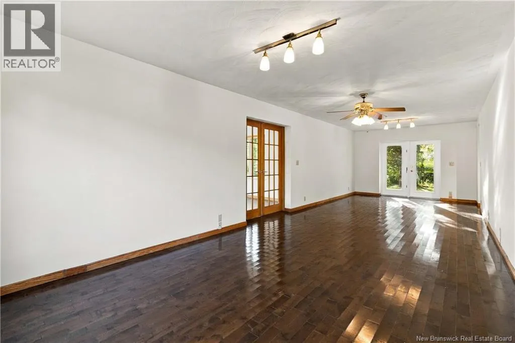 44 West Avenue