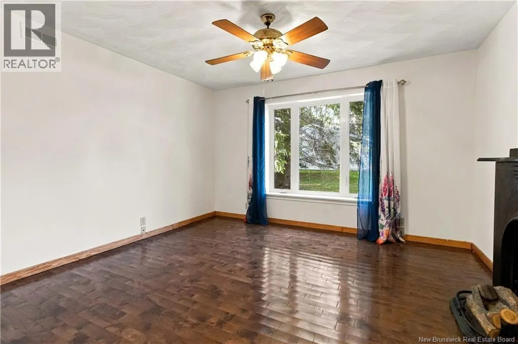 44 West Avenue