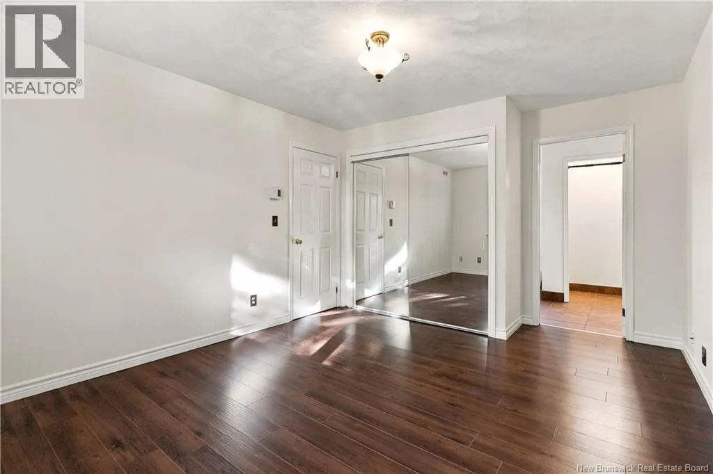 44 West Avenue