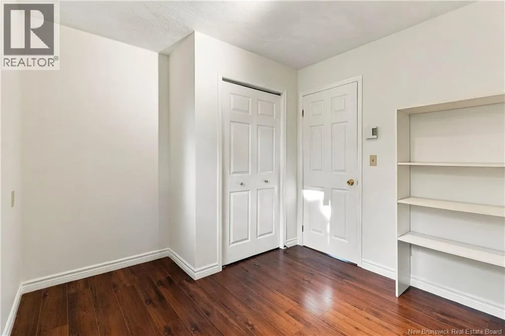 44 West Avenue