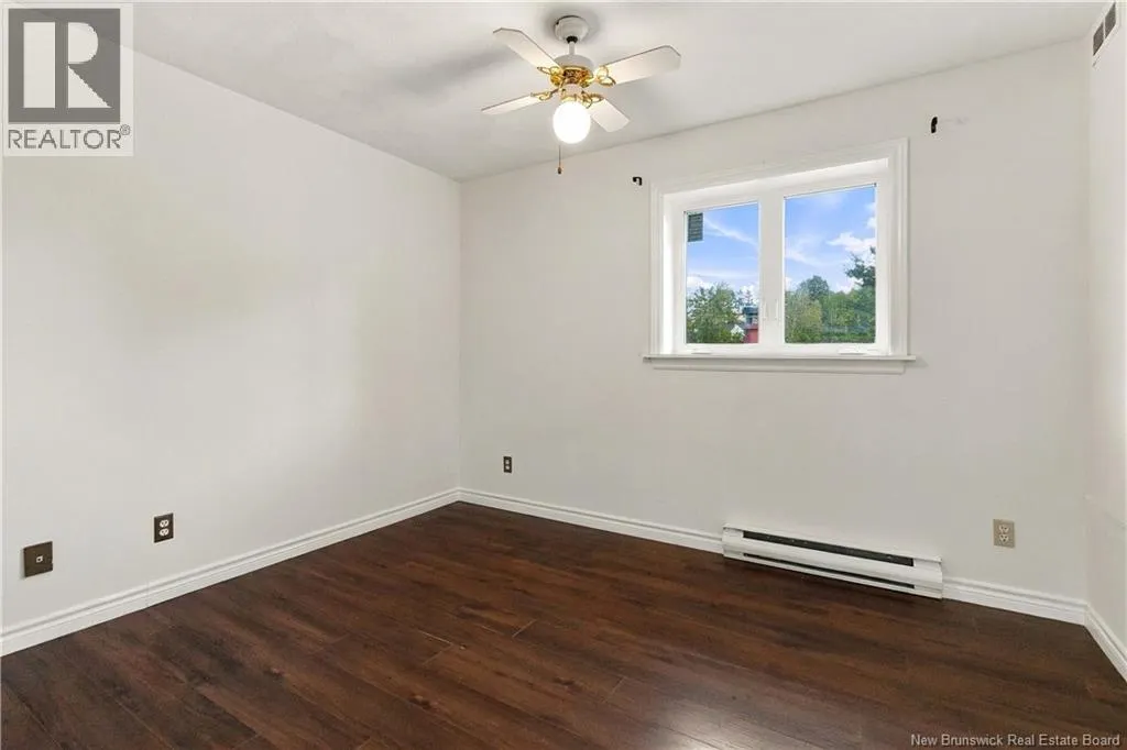 44 West Avenue