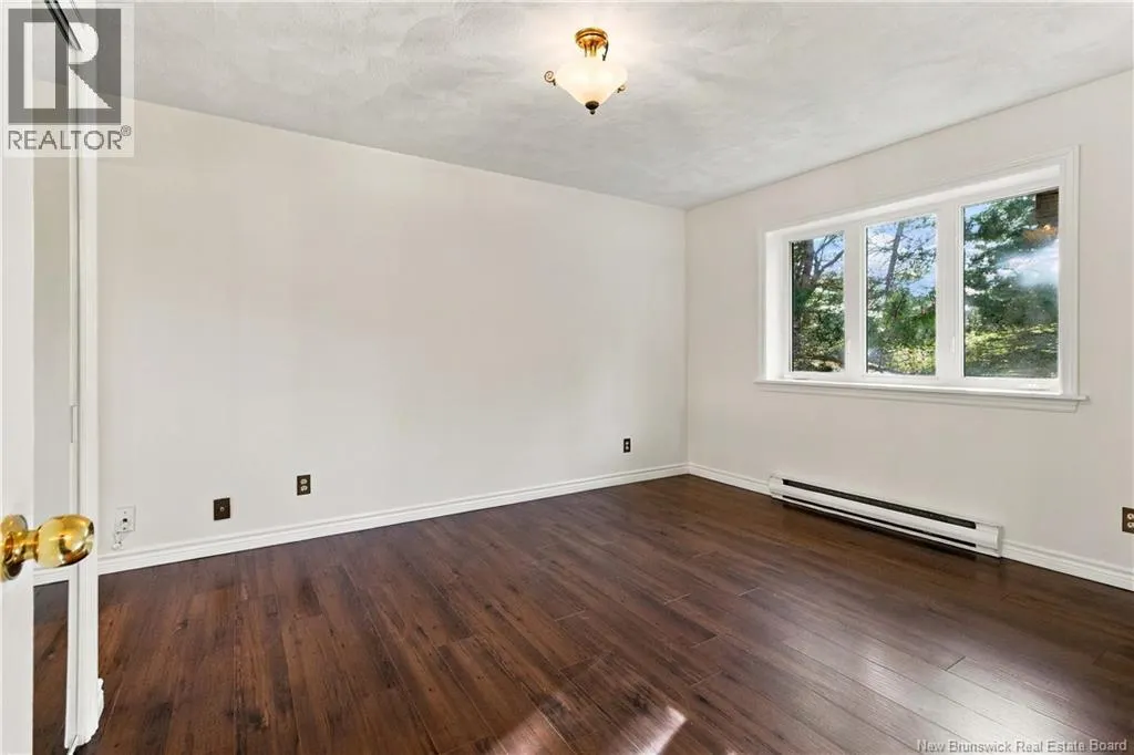44 West Avenue