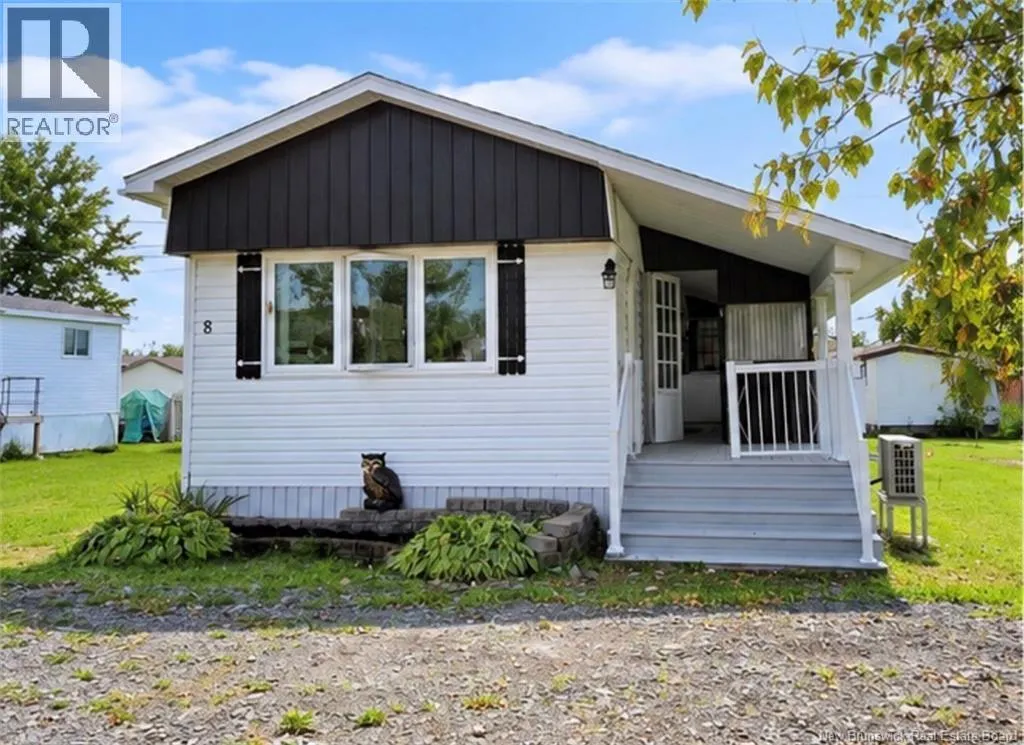 8 Tait Crescent