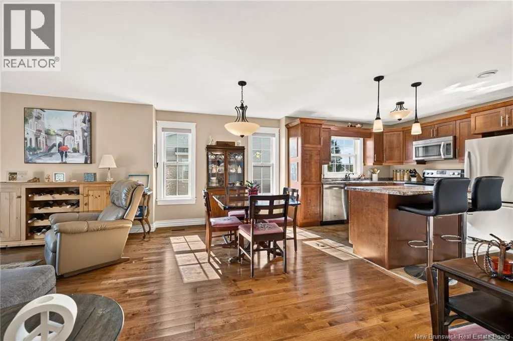 51 Thornhill Crescent