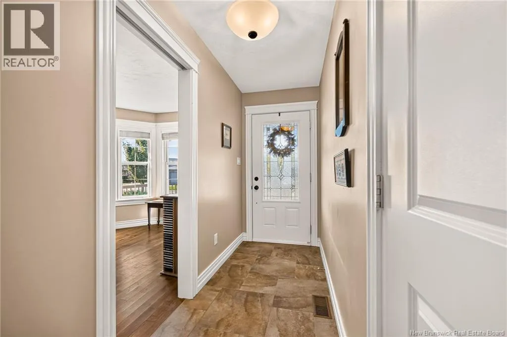 51 Thornhill Crescent