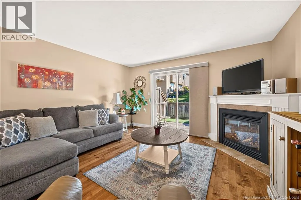 51 Thornhill Crescent