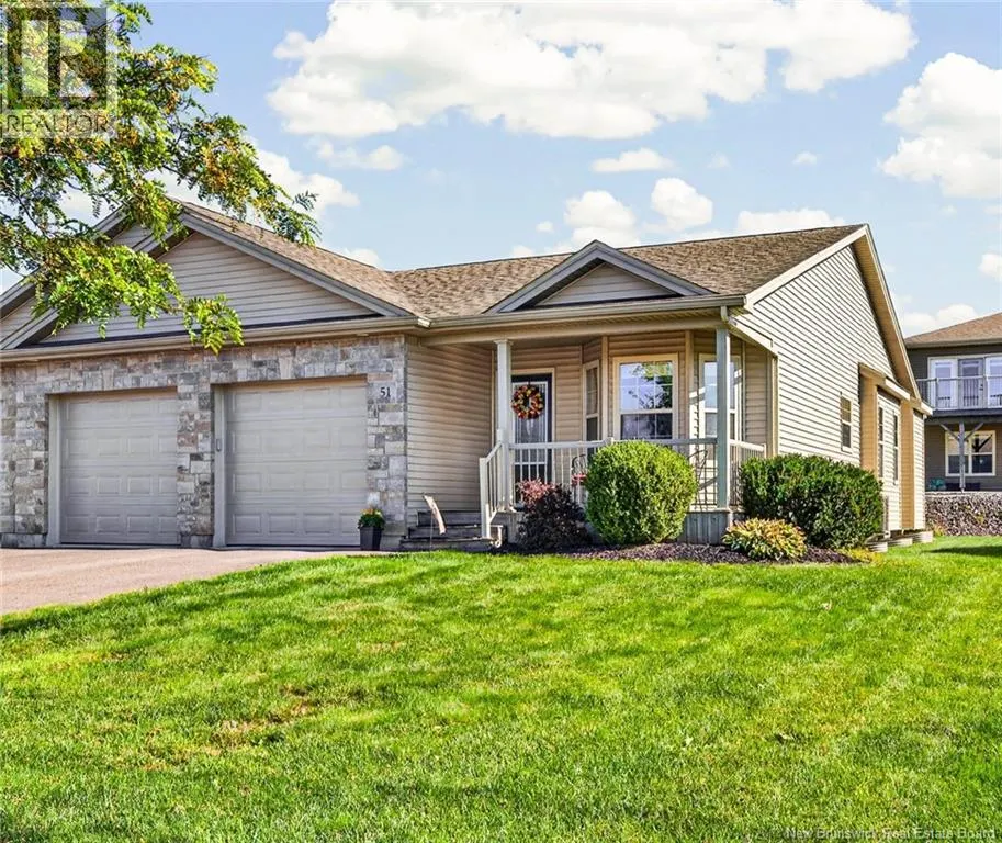 51 Thornhill Crescent