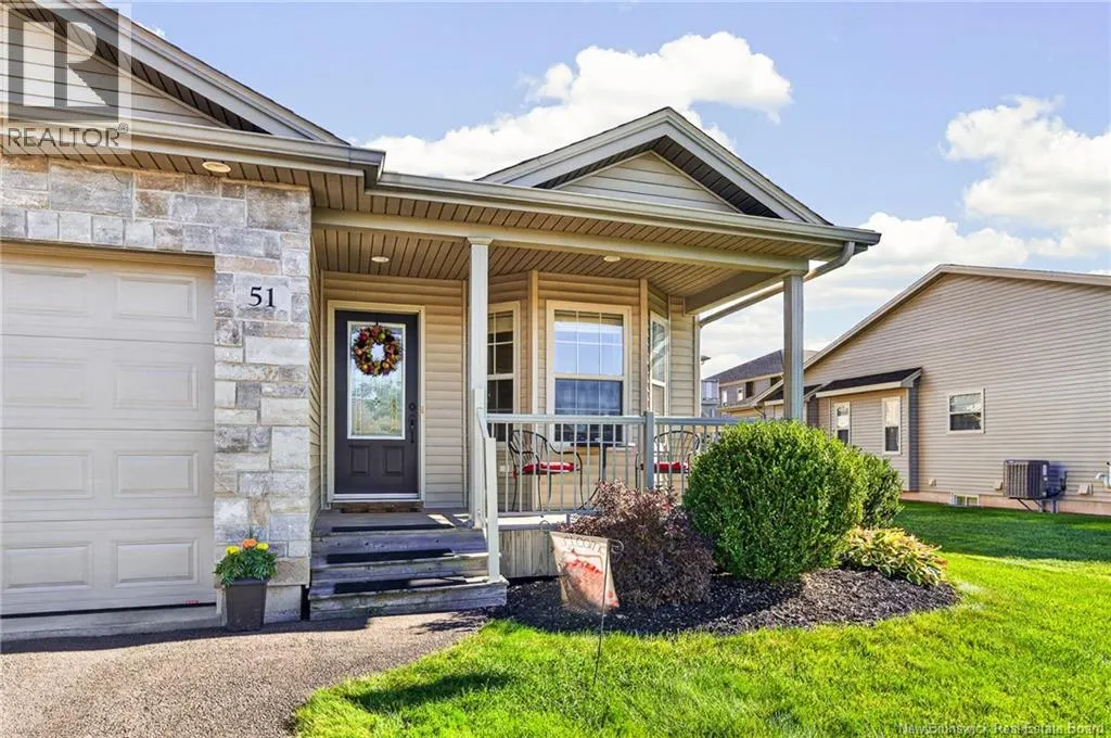 51 Thornhill Crescent