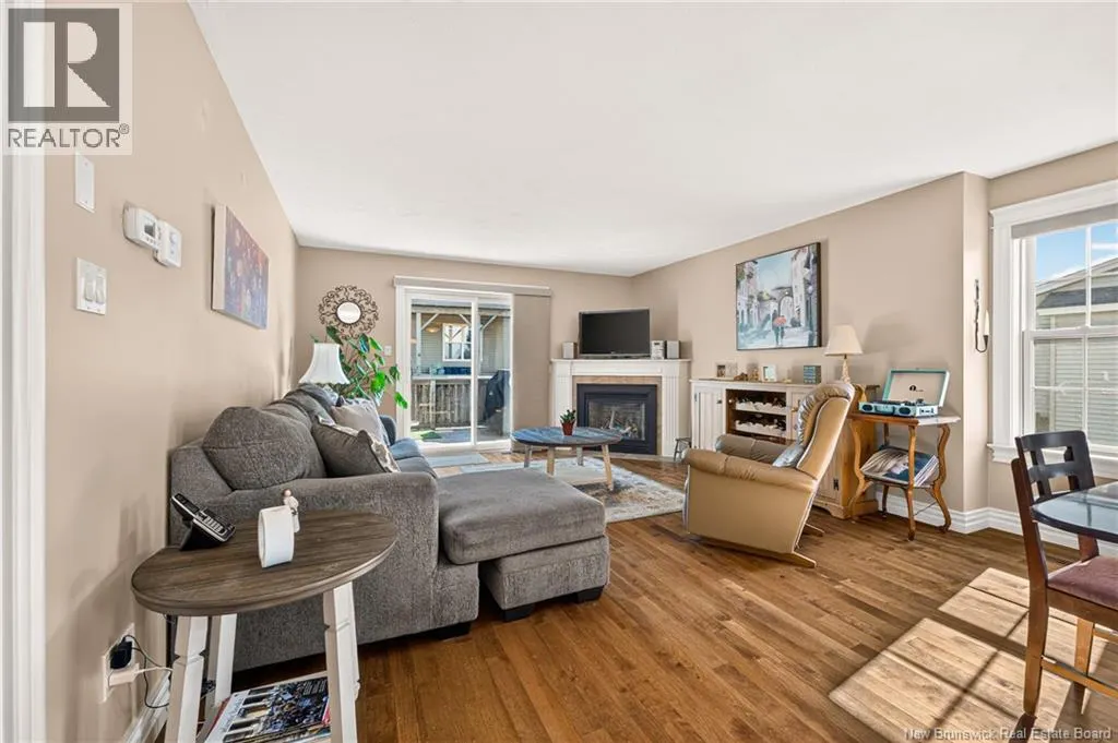 51 Thornhill Crescent