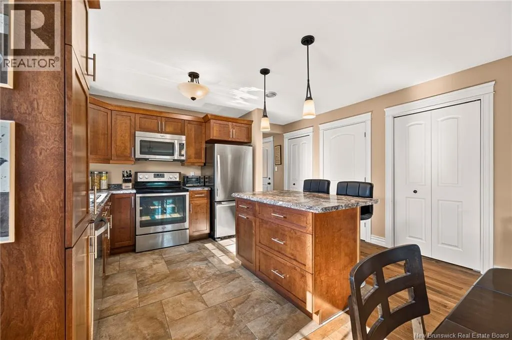 51 Thornhill Crescent