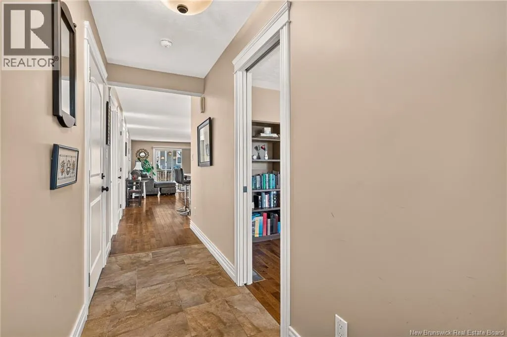 51 Thornhill Crescent