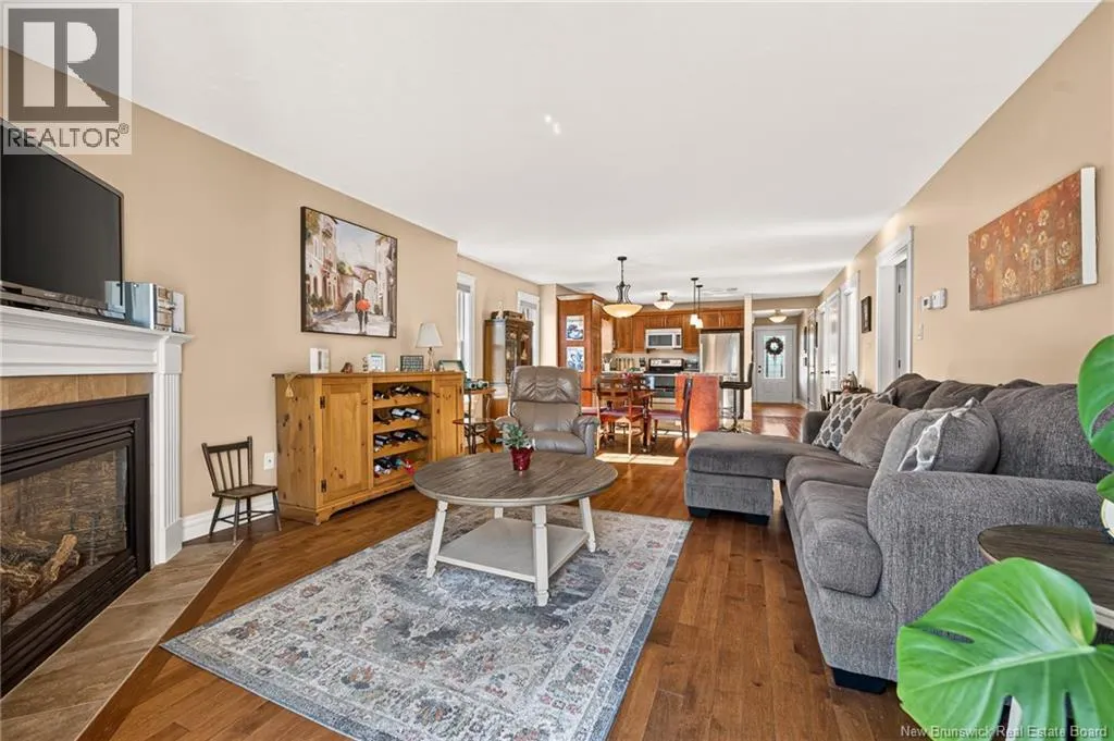 51 Thornhill Crescent
