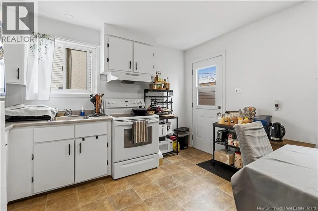 275-279 Ayer Avenue
