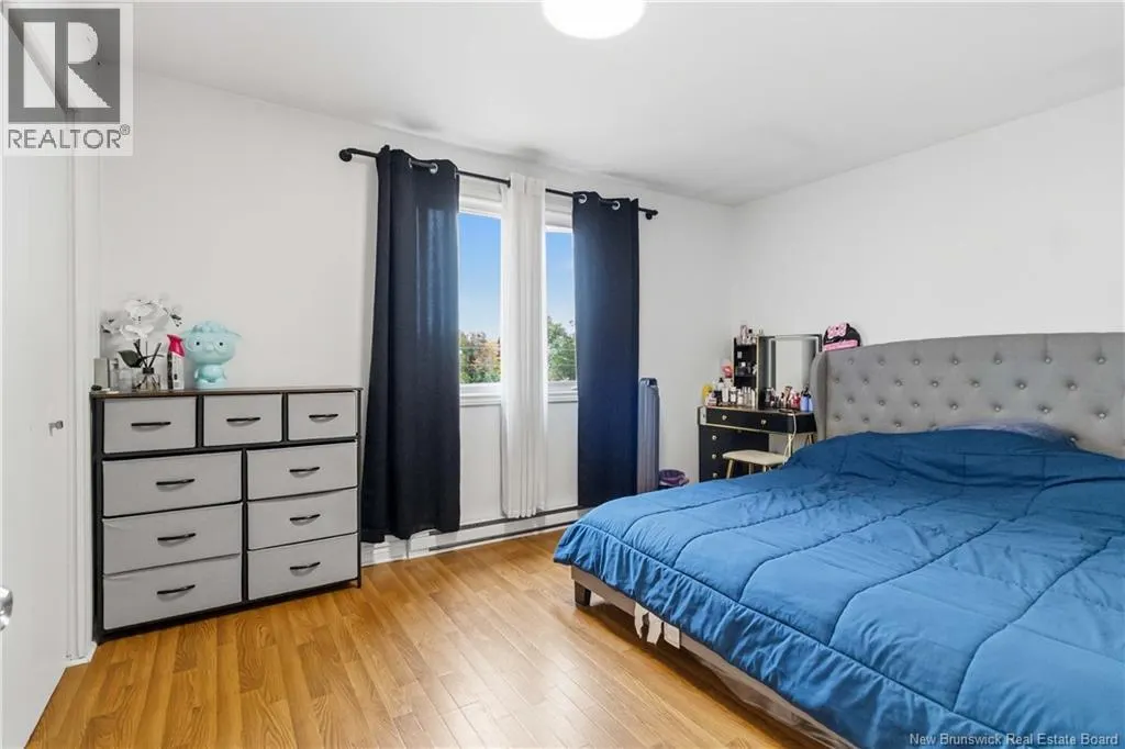 275-279 Ayer Avenue