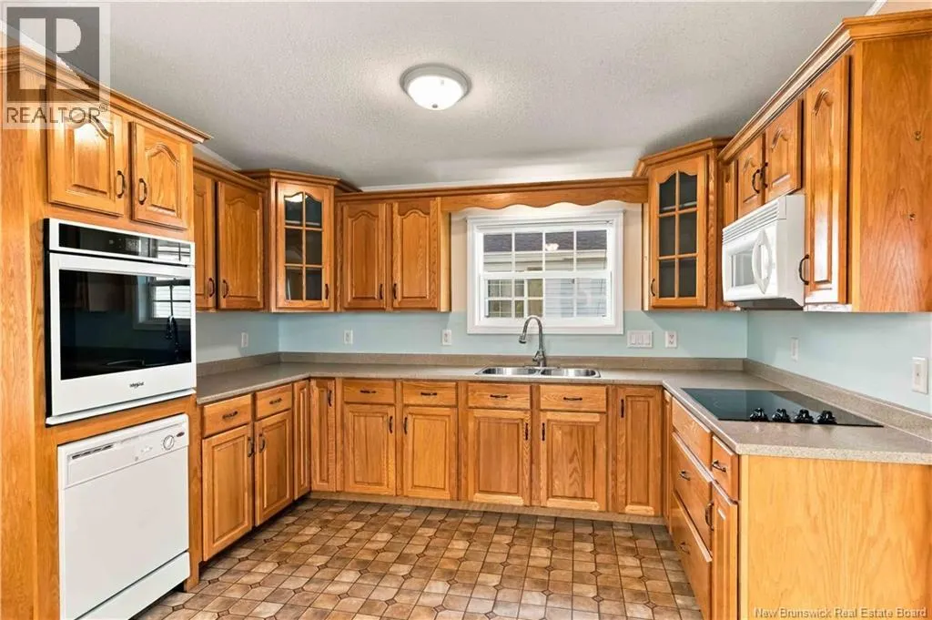 10 Northrup Crescent