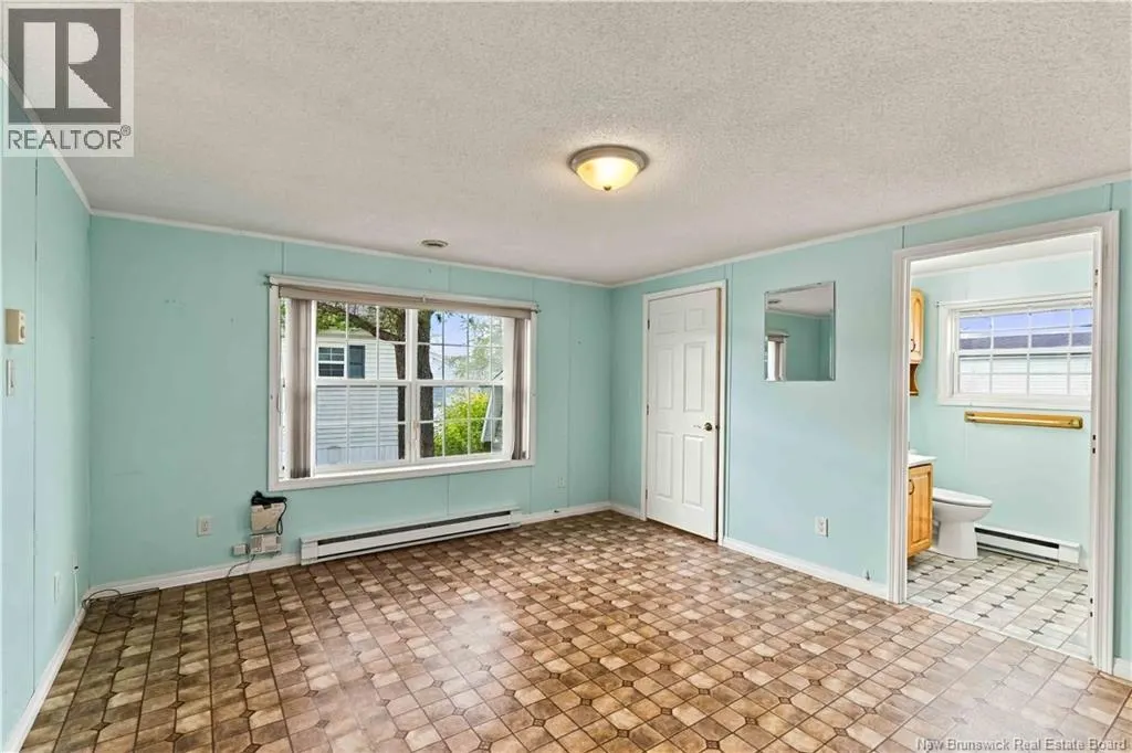 10 Northrup Crescent