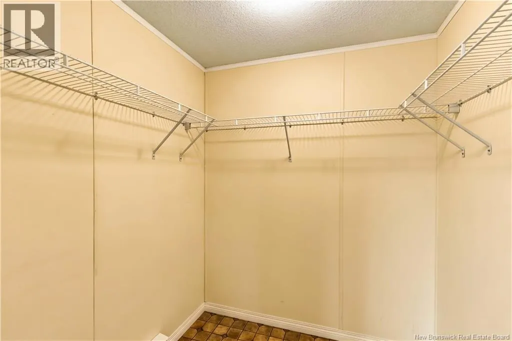10 Northrup Crescent