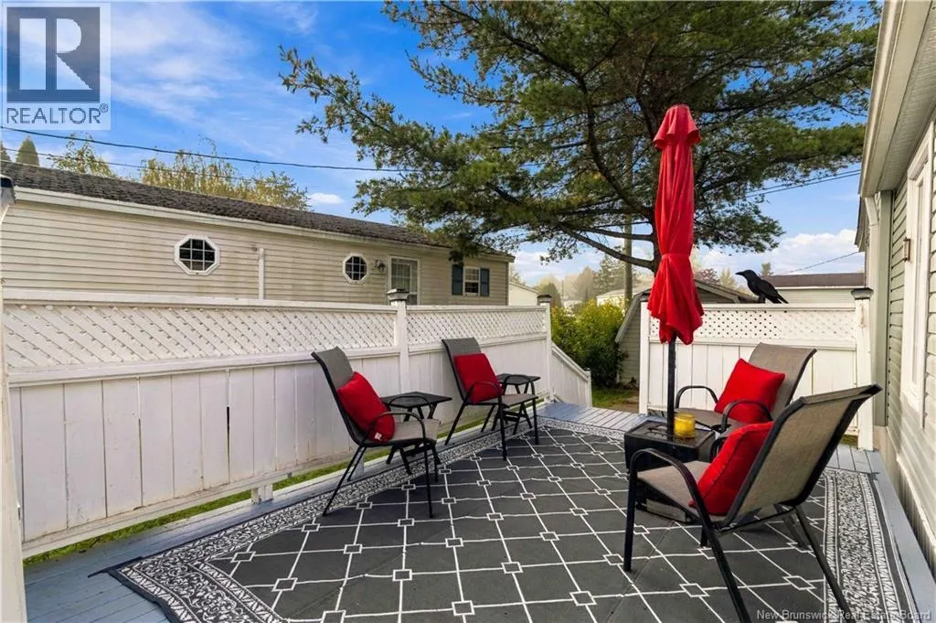 10 Northrup Crescent