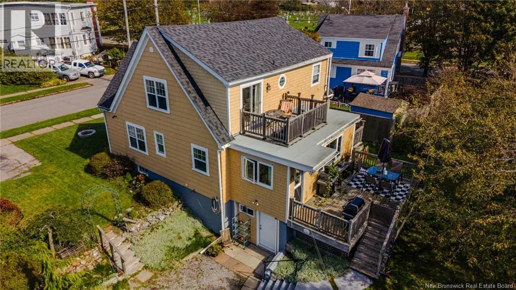 470 Young Street